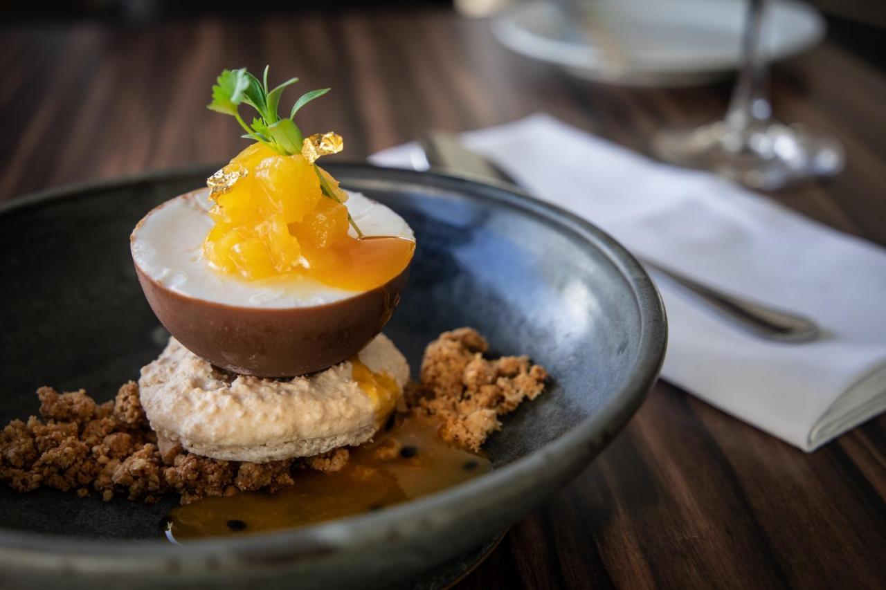 Hotel The George Christchurch Exterior foto A dessert at the restaurant